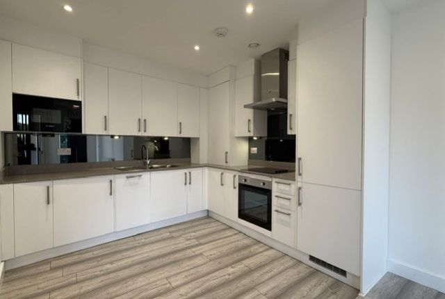 Flat 3, Prideview Place, Church Road, Stanmore photo 3