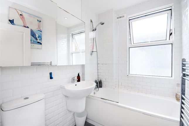 Flat for sale in Springwell Avenue, London