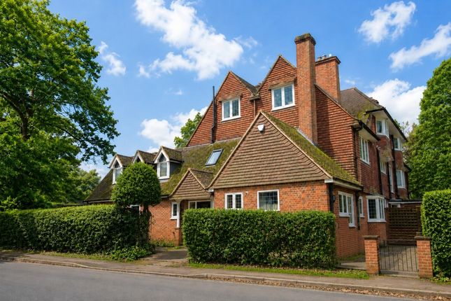 Carradale, Elmstead Road, West Byfleet photo 2