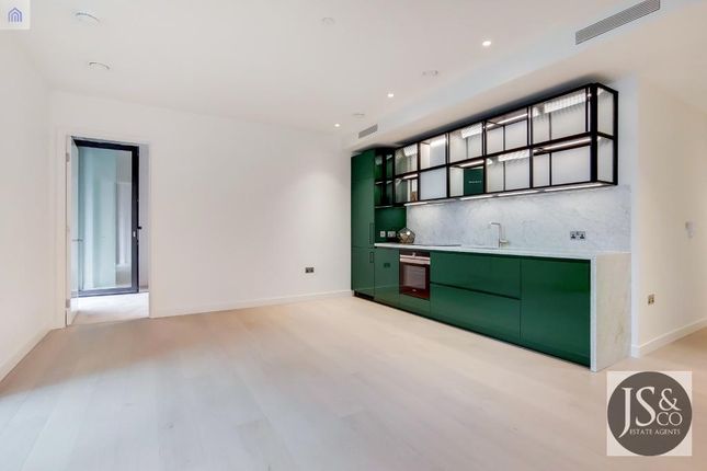 Flat for sale in Wardian Wharf, Isle Of Dogs, London
