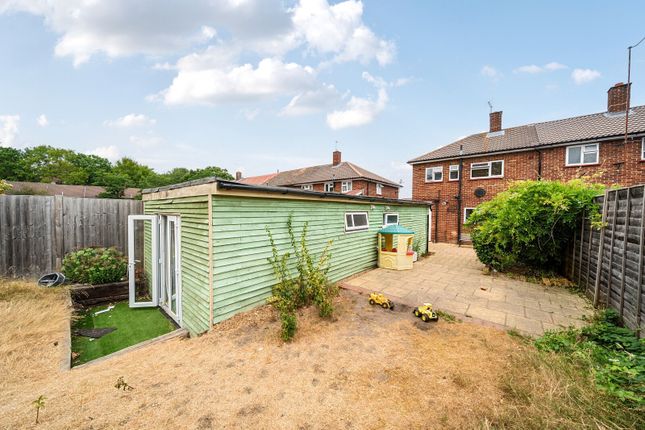 45, Blackmore Crescent, Woking photo 4