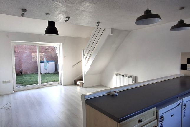 11, Swallow Drive, Frome photo 2