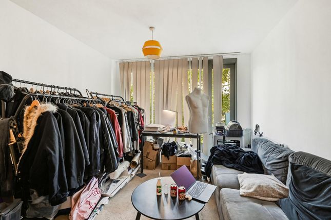 Flat 37 Parkside Court 15, Booth Road, London photo 4