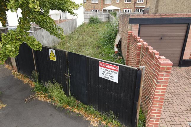 Land to let in Wandle Road, Wallington