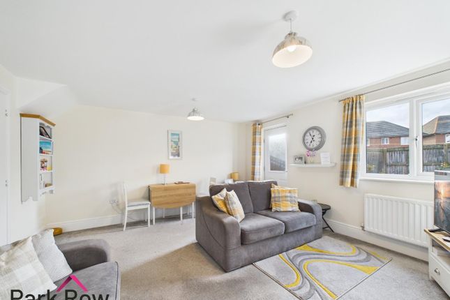 3, Orchard Way, Leeds photo 3