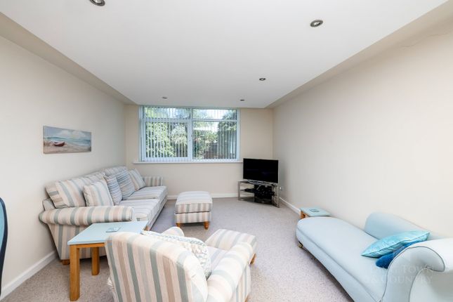 Flat 16 Hoe Court, Lockyer Street, Plymouth photo 3