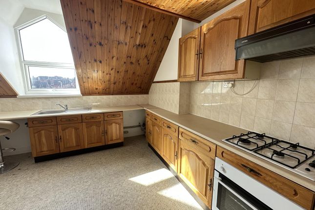 Flat 4, 26 Park Road South, Prenton photo 3