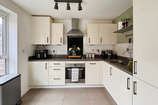 118, Athelney Avenue, Westbury photo 4