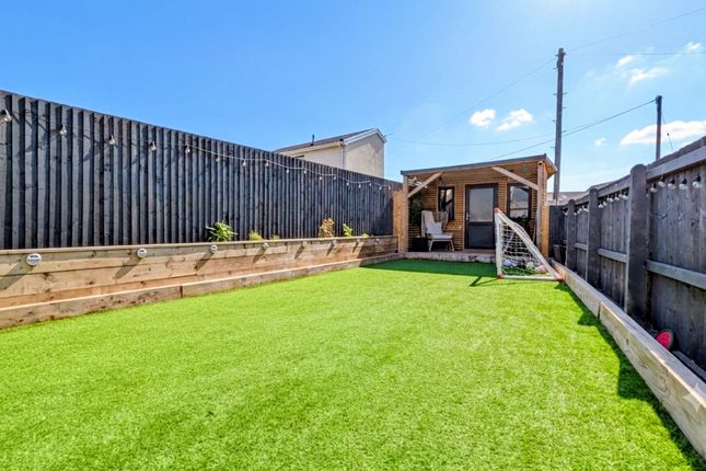 89 Heolgerrig, Merthyr Tydfil photo 3