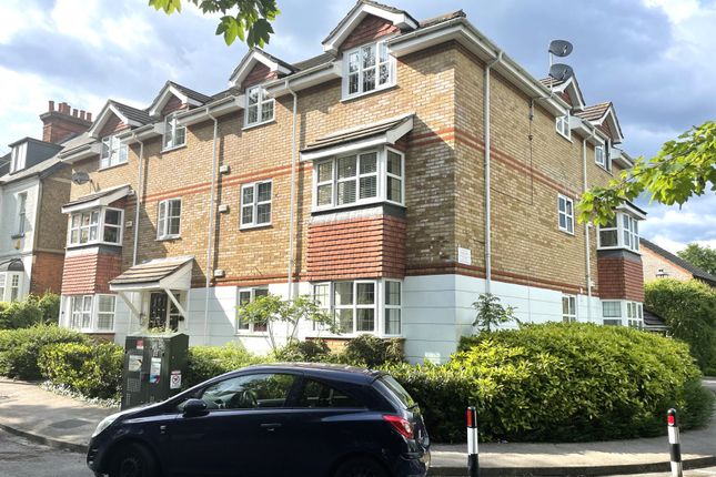 Thumbnail Flat to rent in Bradley Close, Sutton