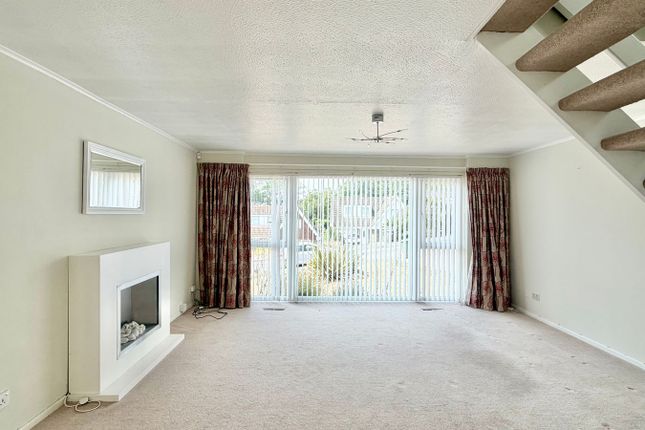 27, The Ridings, Bexhill-on-Sea photo 4
