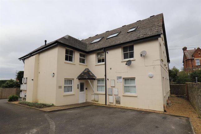 Thumbnail Flat for sale in Pine Grove, Penenden Heath, Maidstone