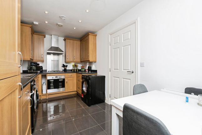 7, Paignton Square, Avon photo 4
