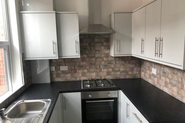 4, Mona Street, Wakefield photo 2