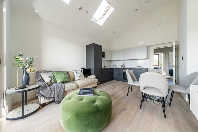 Flat for sale in Carlyle Road, London