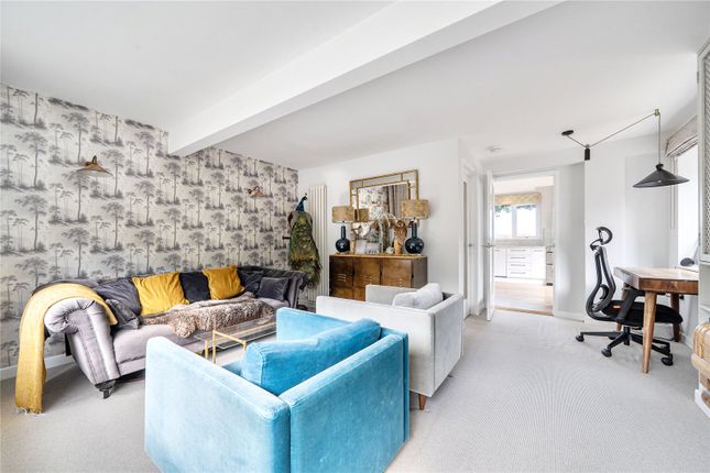 4, Lincoln Close, Eastbourne photo 4