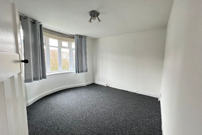 41, Chairborough Road, High Wycombe photo 5