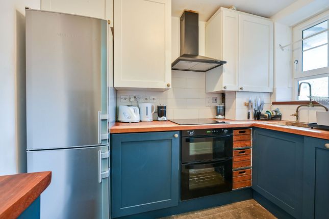 Bath Terrace, Elephant and Castle photo 4