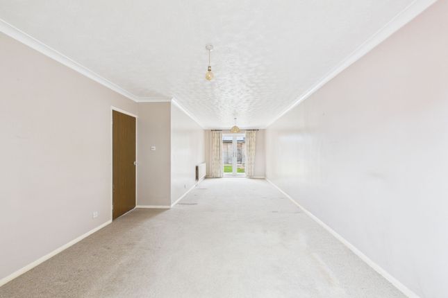 9, Durham Close, Sawtry, Cambridgeshire. photo 2