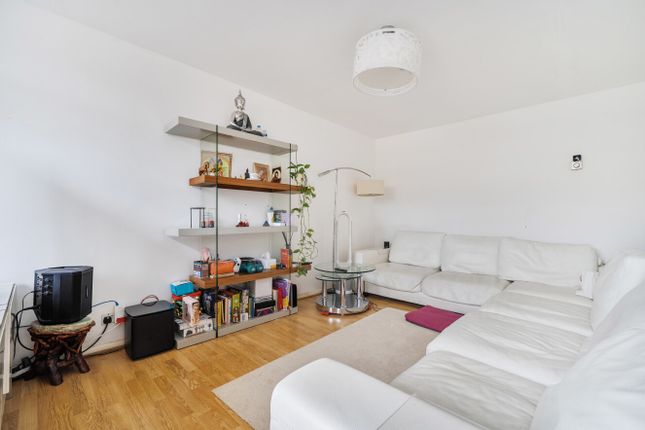 12, Sandy Lane, Surrey photo 2