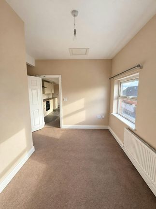 Flat 5, 80 Edgefield Road, Stoke-on-Trent photo 2