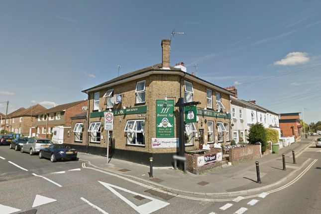 Thumbnail Pub/bar for sale in Lower Farnham Road, Aldershot
