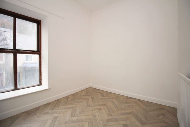 29a, High Street, Ogmore Vale photo 2