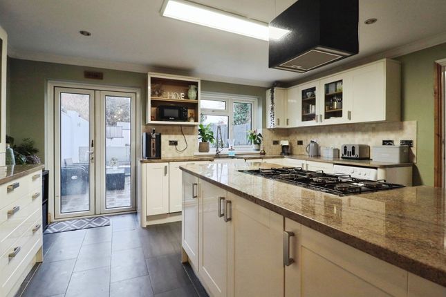 2, Highlands, Cardiff photo 2
