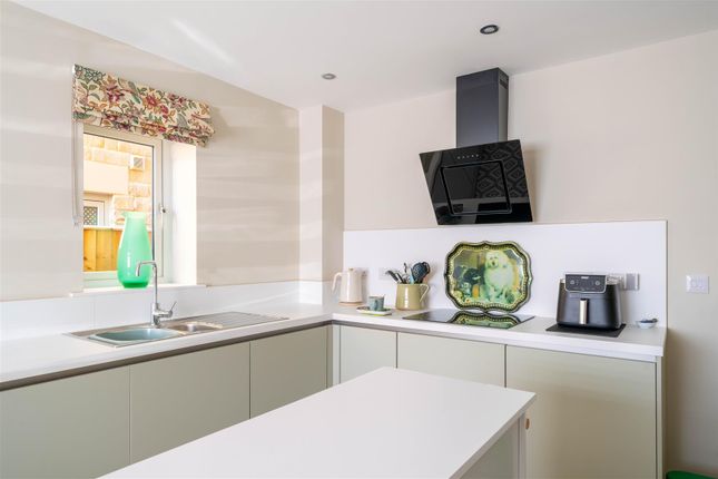 46, Willow Croft Drive, Matlock photo 4