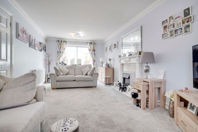 38, Luxford Place, Sawbridgeworth photo 4