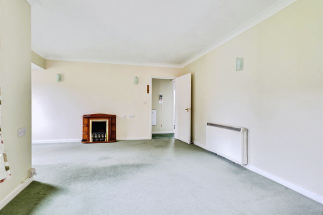 Flat 28, Woodspring Court, Grovelands Avenue, Swindon photo 3