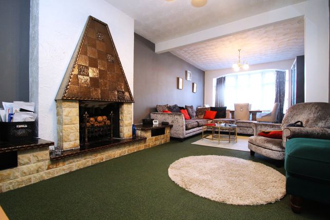 300, Stradbroke Grove, Illford photo 4