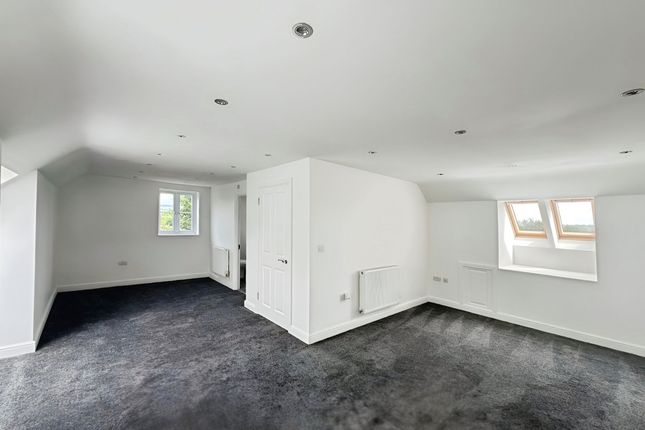 9 Pentre Howell, Bridgend photo 3