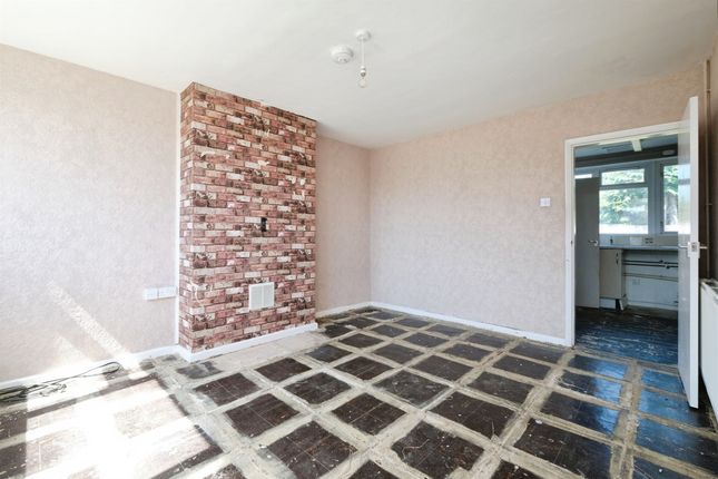 4, Kenwater Close, Leominster photo 2