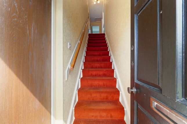 37, Lennox Court, Glenrothes photo 4