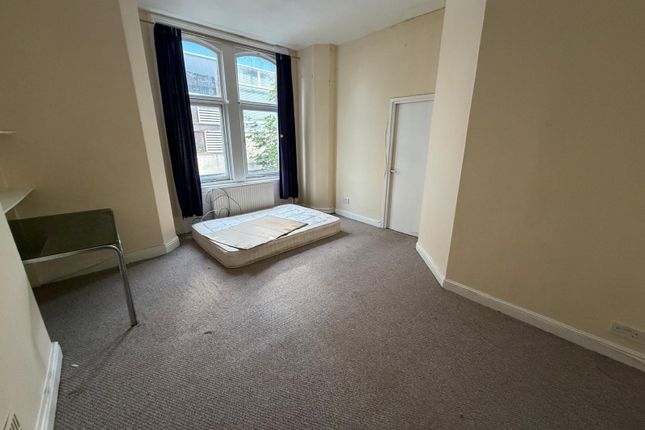 Flat 4, Hampstead House, Stockport photo 4