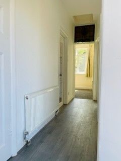 16, Humberstone Close, Luton photo 3