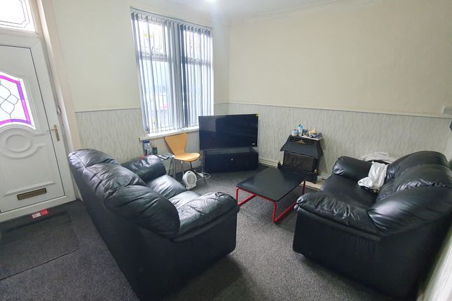 68, Willow Street, Bradford photo 5