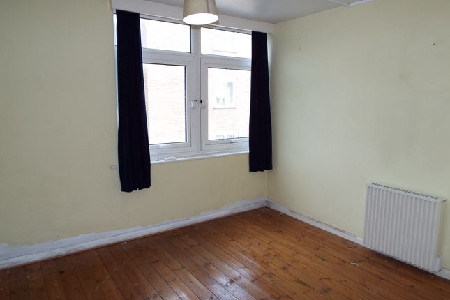 23, Mansfield photo 4
