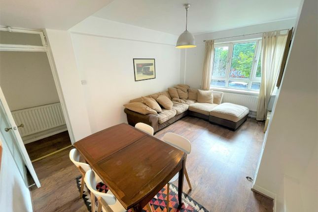 Flat 8  Flat 8, Approach Road, London photo 3
