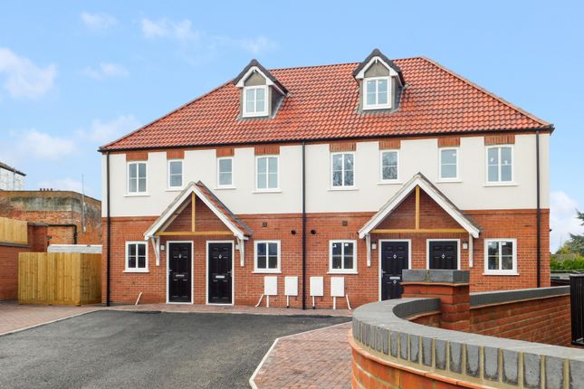 Thumbnail Town house for sale in Church Road South, Skegness