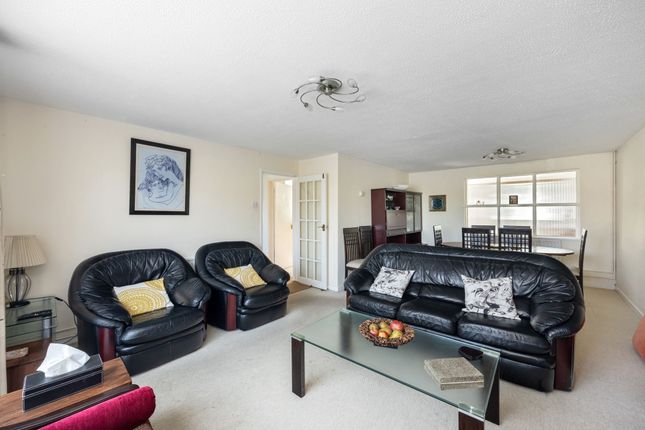 22 St. Catherines Road, Crawley photo 4