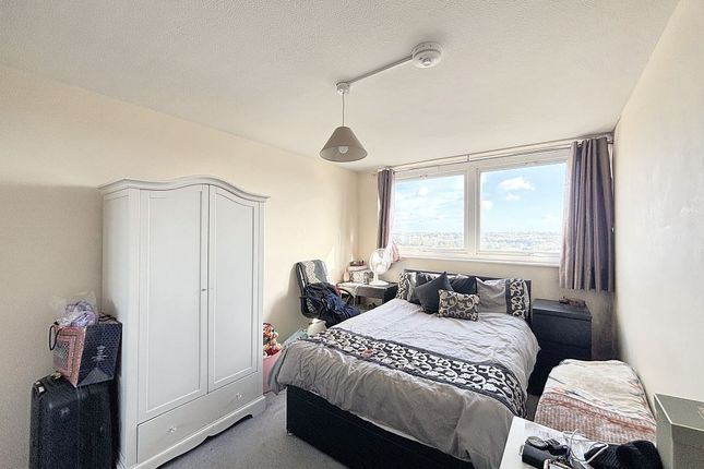 115 Abbey View,, Garsmouth Way, Watford photo 2