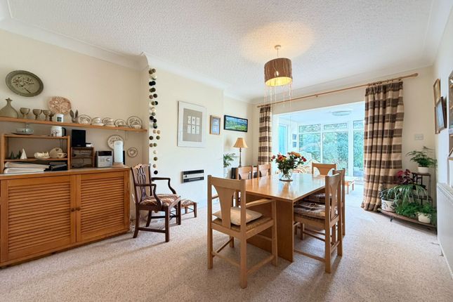 245 Filey Road, Scarborough photo 4