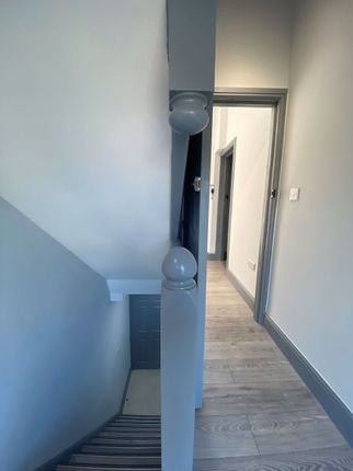 (LettsPay) Flat 1, 940, Oxford Road, Reading photo 4