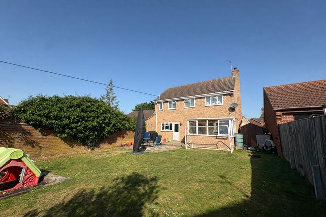 31, Norman Drive, Peterborough photo 3