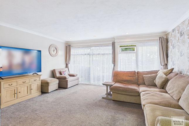 109 Amberley Drive, Bognor Regis photo 2