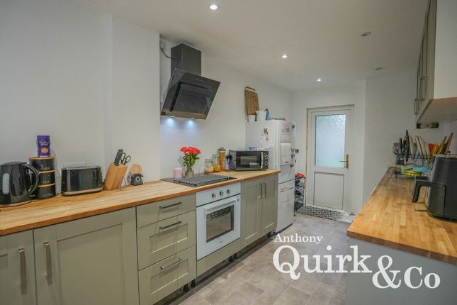 30, Heilsburg Road, Canvey Island photo 2