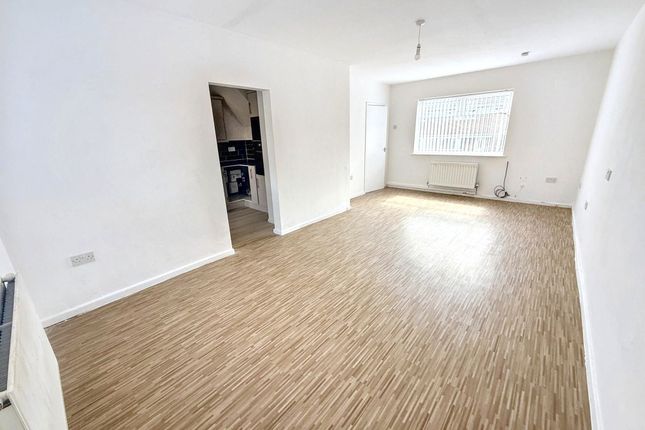 36, Newburn Crescent, Houghton Le Spring photo 4