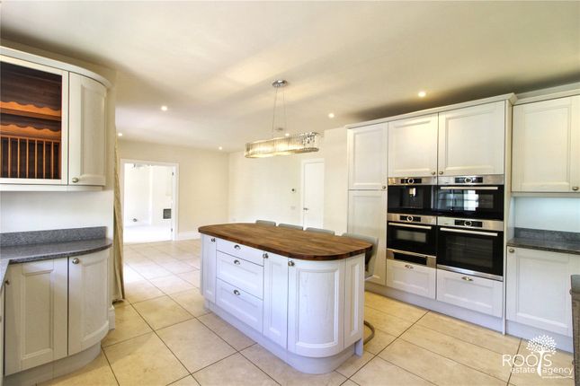 The Birches,, Sandy Lane, Tadley photo 4